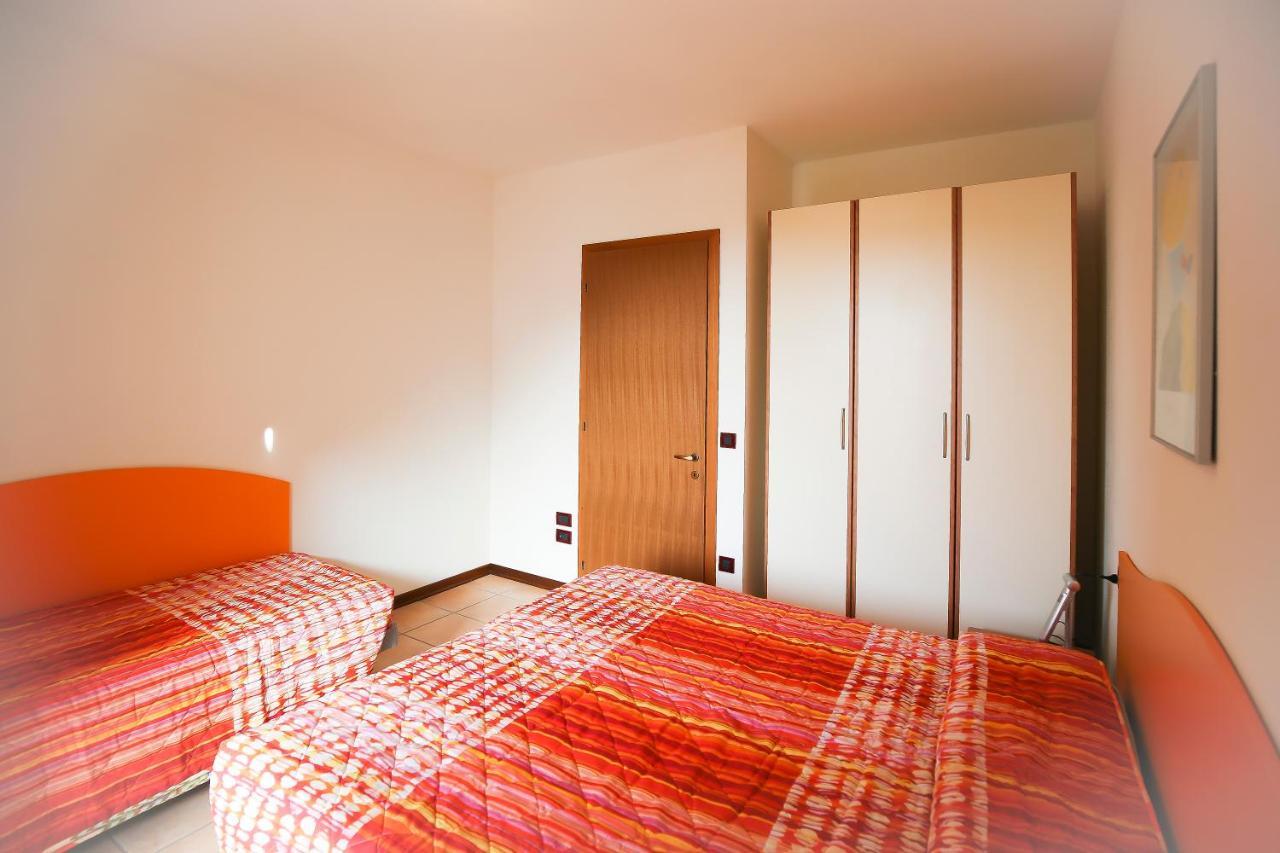 Altanea Apartments Con Piscina Caorle Bagian luar foto